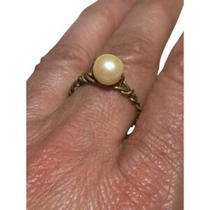 Vtg Gold Tone Faux Pearl Ring Twisted Band Size 8.5 Dainty Cocktail Costume
